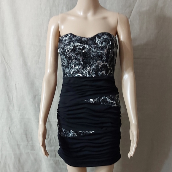 NIKIBIKI dress straples size Large color Black and silver - Picture 10 of 10